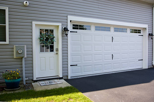 24/7 Emergency Garage Door Panel Replacement experts in Lexington, NE